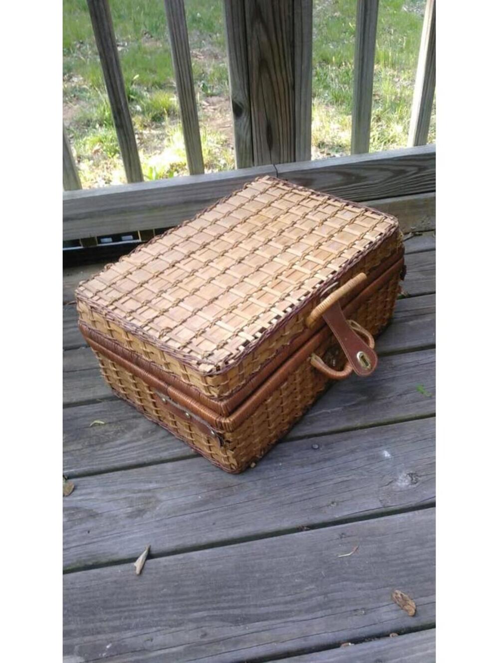 Pinic Basket - Picture 2 of 3